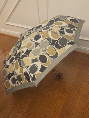 Coach Folding Umbrella in Black, Gray, Beige, Cream